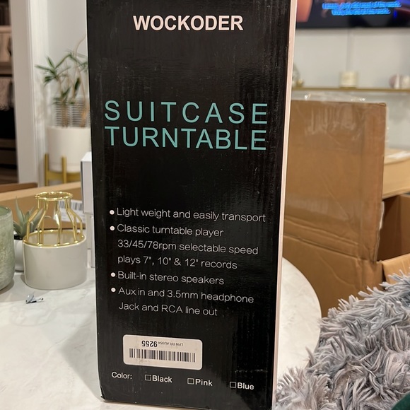 NEW - Suitcase Turntable Record Player - Picture 3 of 3